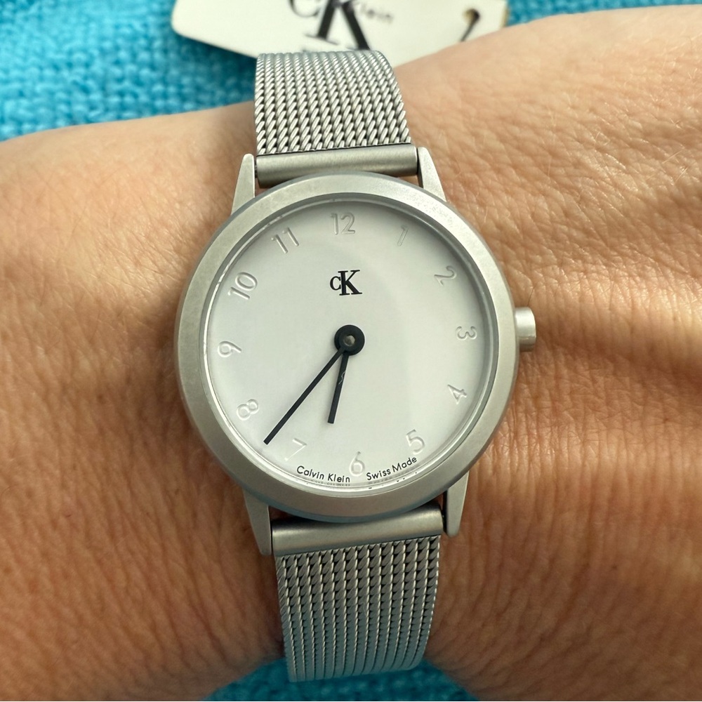 Vintage NWT Calvin Klein Unisex Silver Mesh Strap Bracelet Watch